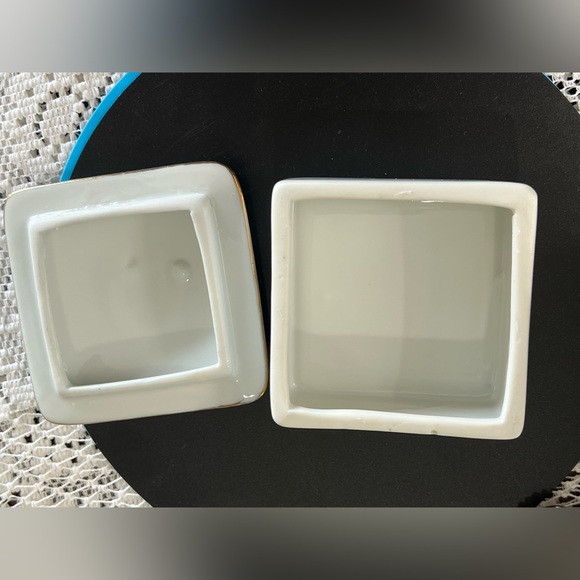 1980s Vintage porcelain trinket box - Picture 3 of 8